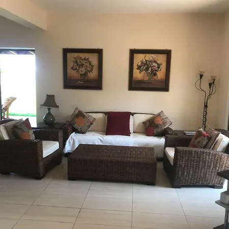 Limni Pool House B *