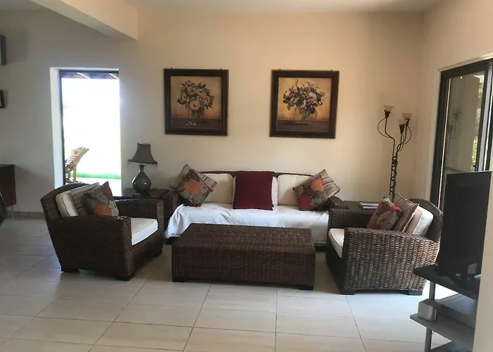 Limni Pool House B *