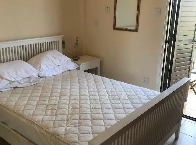 Limni Pool House B ラルナカ